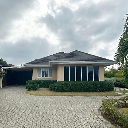 Cool-Shade Home At Richmond Estates Ocho Rios Exterior photo