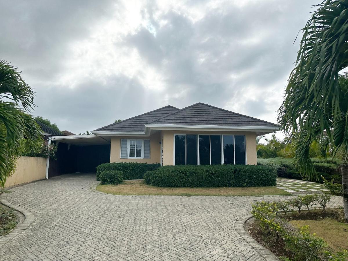 Cool-Shade Home At Richmond Estates Ocho Rios Exterior photo