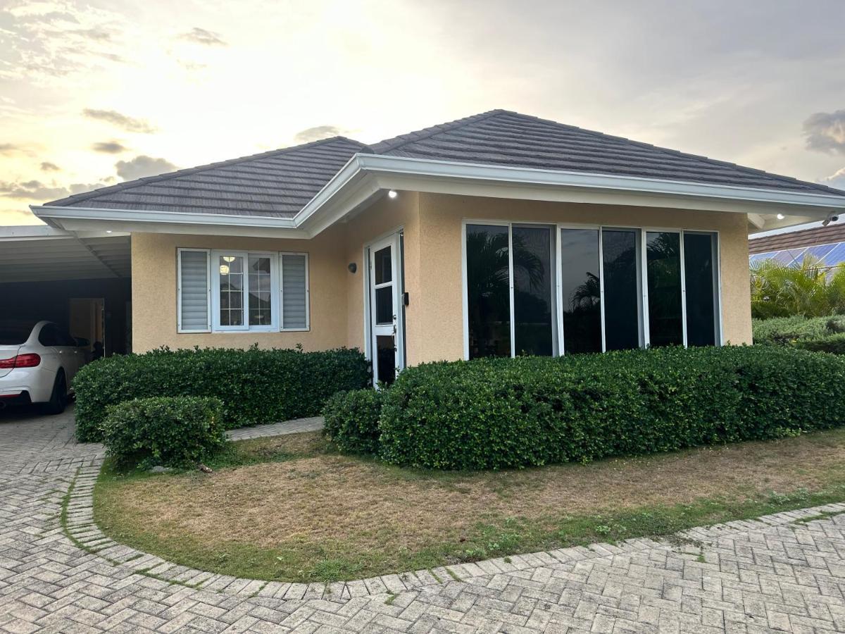 Cool-Shade Home At Richmond Estates Ocho Rios Exterior photo